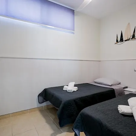 Piteras شقة أرونا